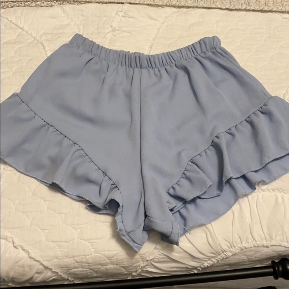 Boutique Flutter shorts